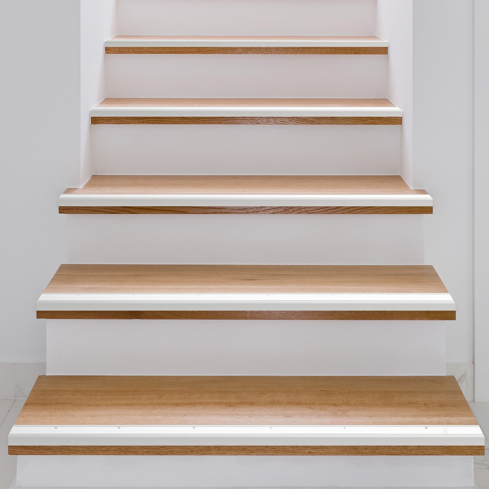Stair front edge profile | NOVA | Aluminum | Pre-drilled