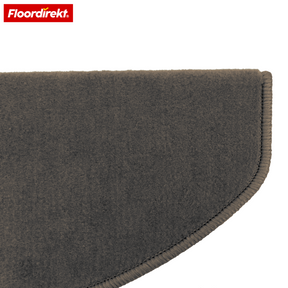 Velour-trappemåtte | Wien | Halvrund, skridsikker trappemåtte i robust polypropylen | Trappebeskyttelse, lyddæmpende & antistatisk | Fås i 4 moderne farver